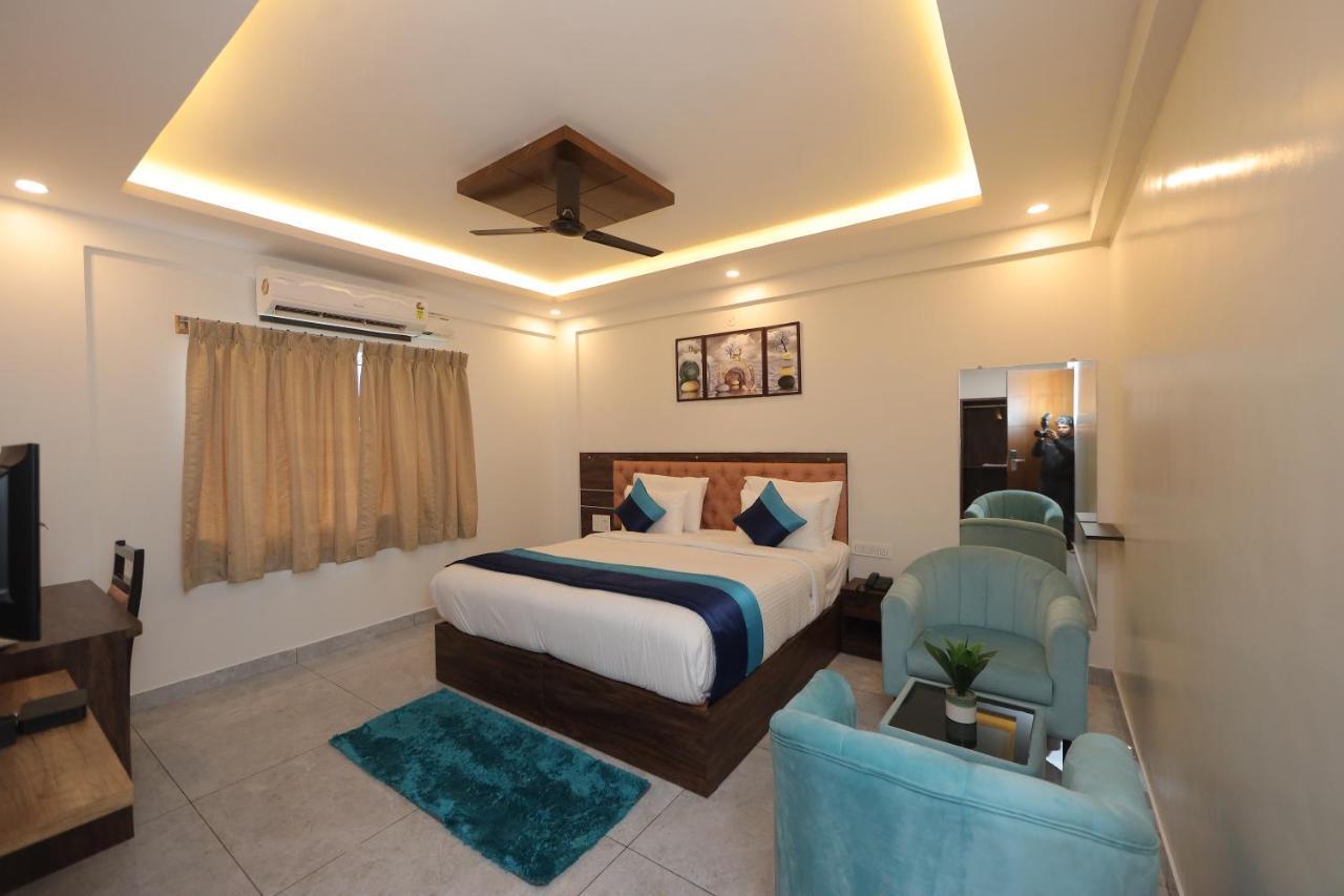 Vovo Hotels Yelahanka Extérieur photo
